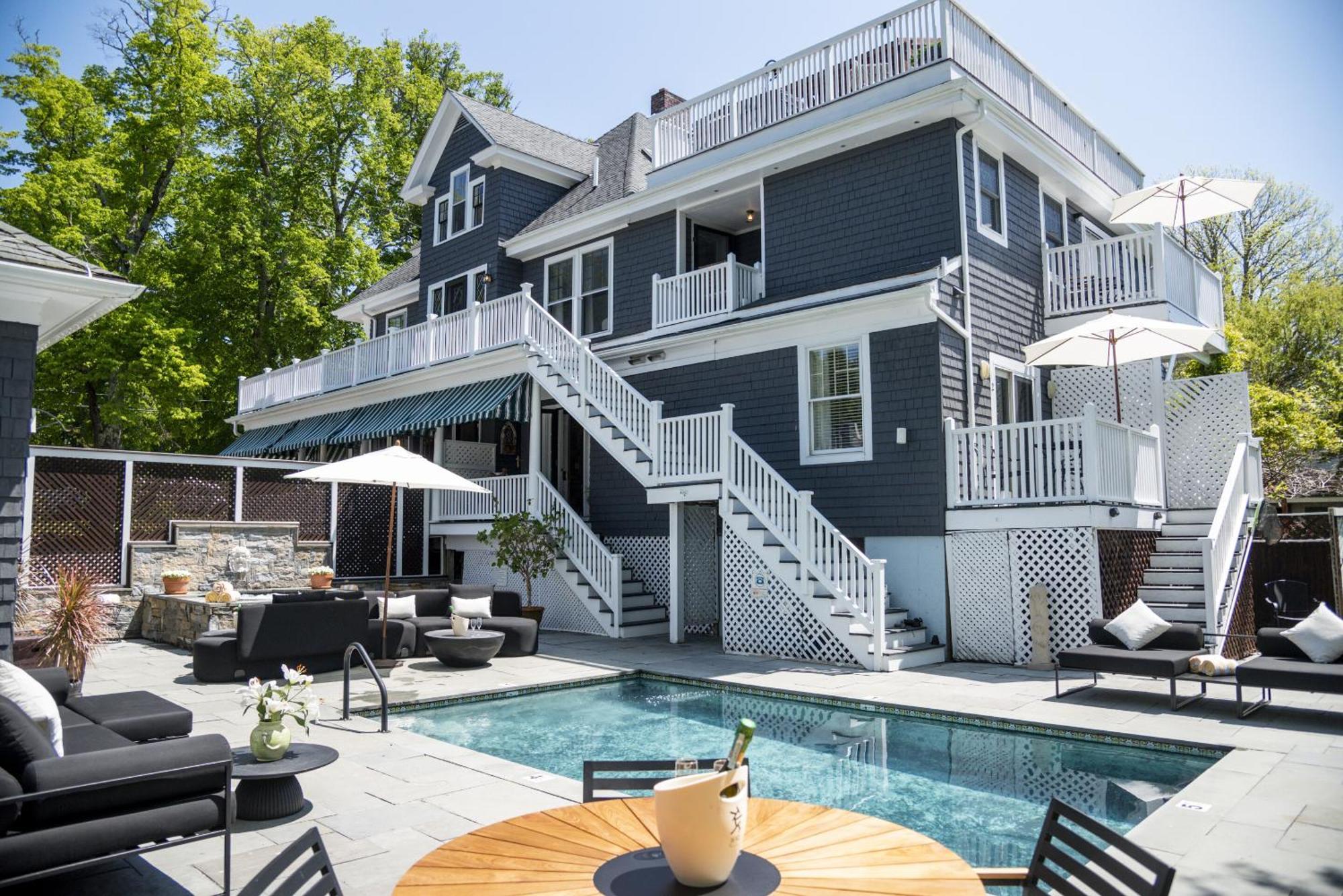 Lindenwood Bed & Breakfast